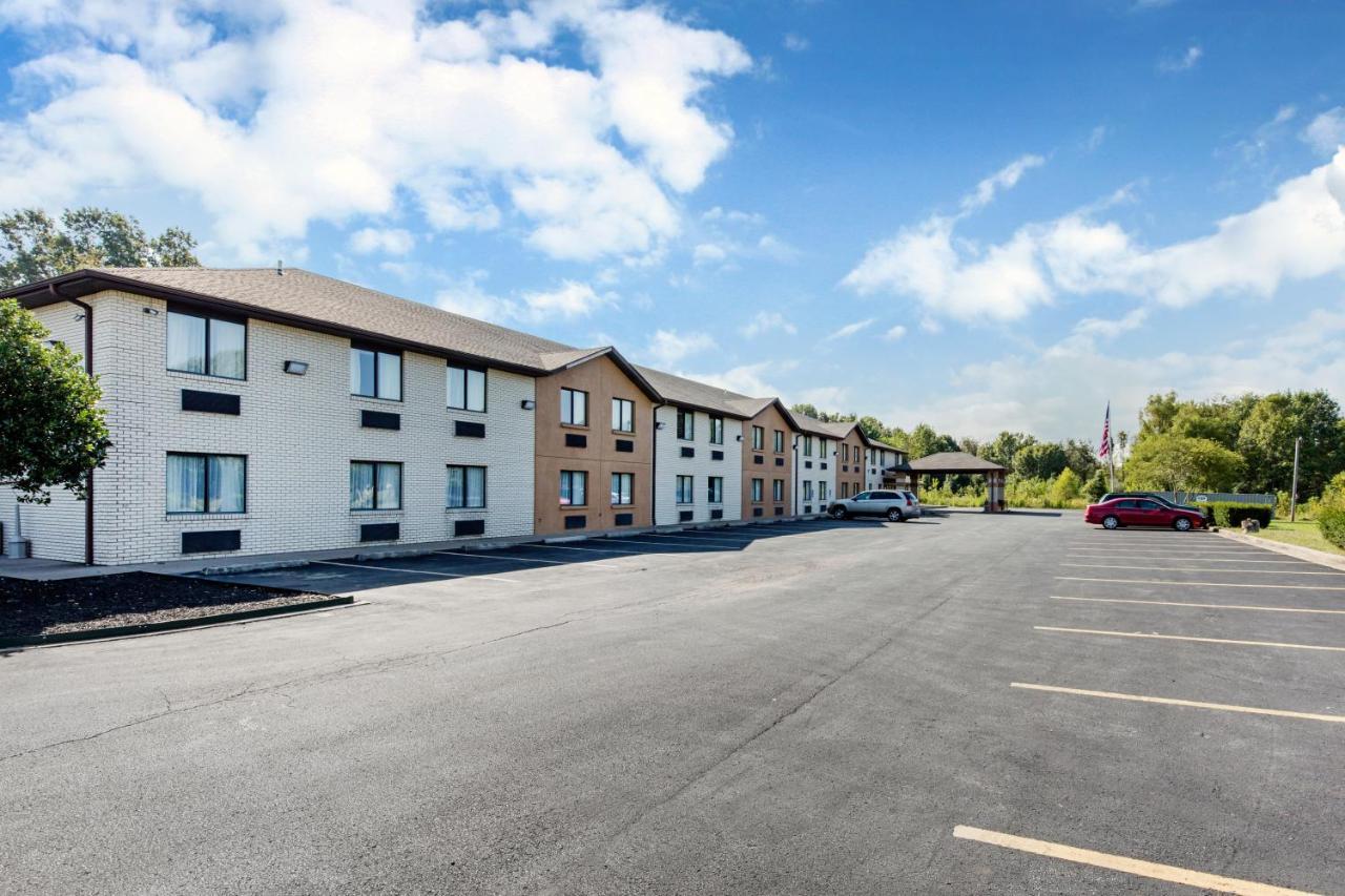 Quality Inn & Suites Metropolis I-24 Esterno foto