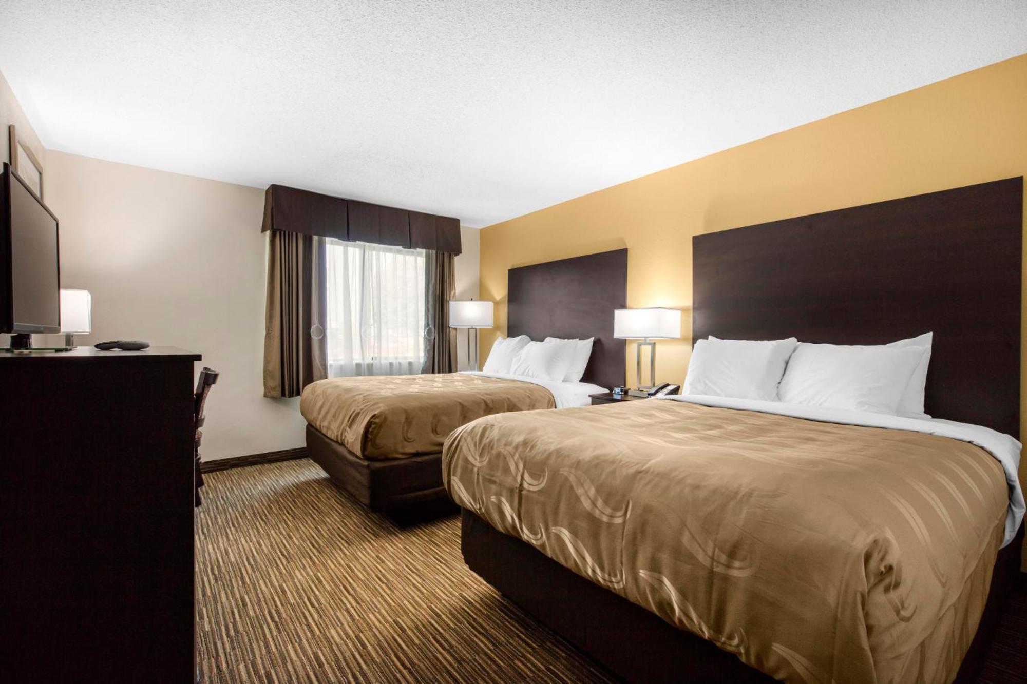 Quality Inn & Suites Metropolis I-24 Esterno foto