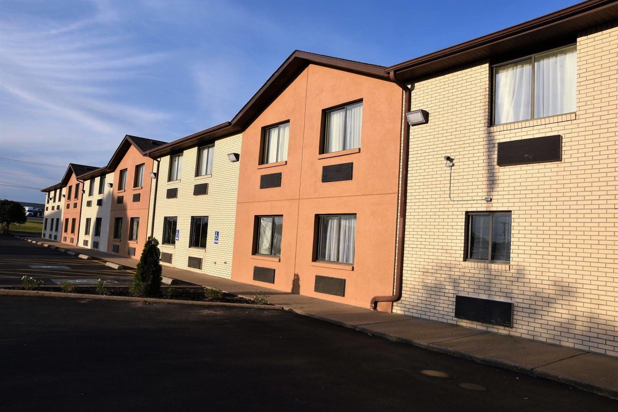 Quality Inn & Suites Metropolis I-24 Esterno foto